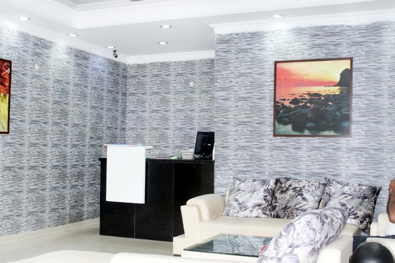 Hotel Trio Residency Near Noida City Center Eksteriør billede